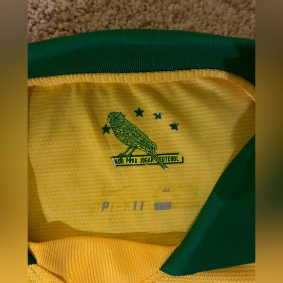 It’s an old shirt I don’t wear anymore and I’m downsizing to colorado. - Picture 4 of 6